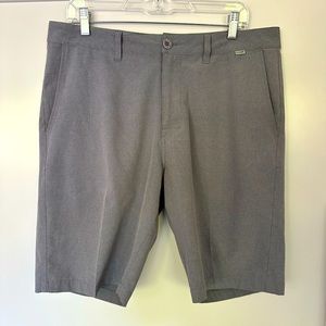 Travis Mathew Shorts Size 34